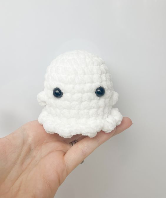 No-Sew Quick Crochet Ghost – Free Crochet Pattern