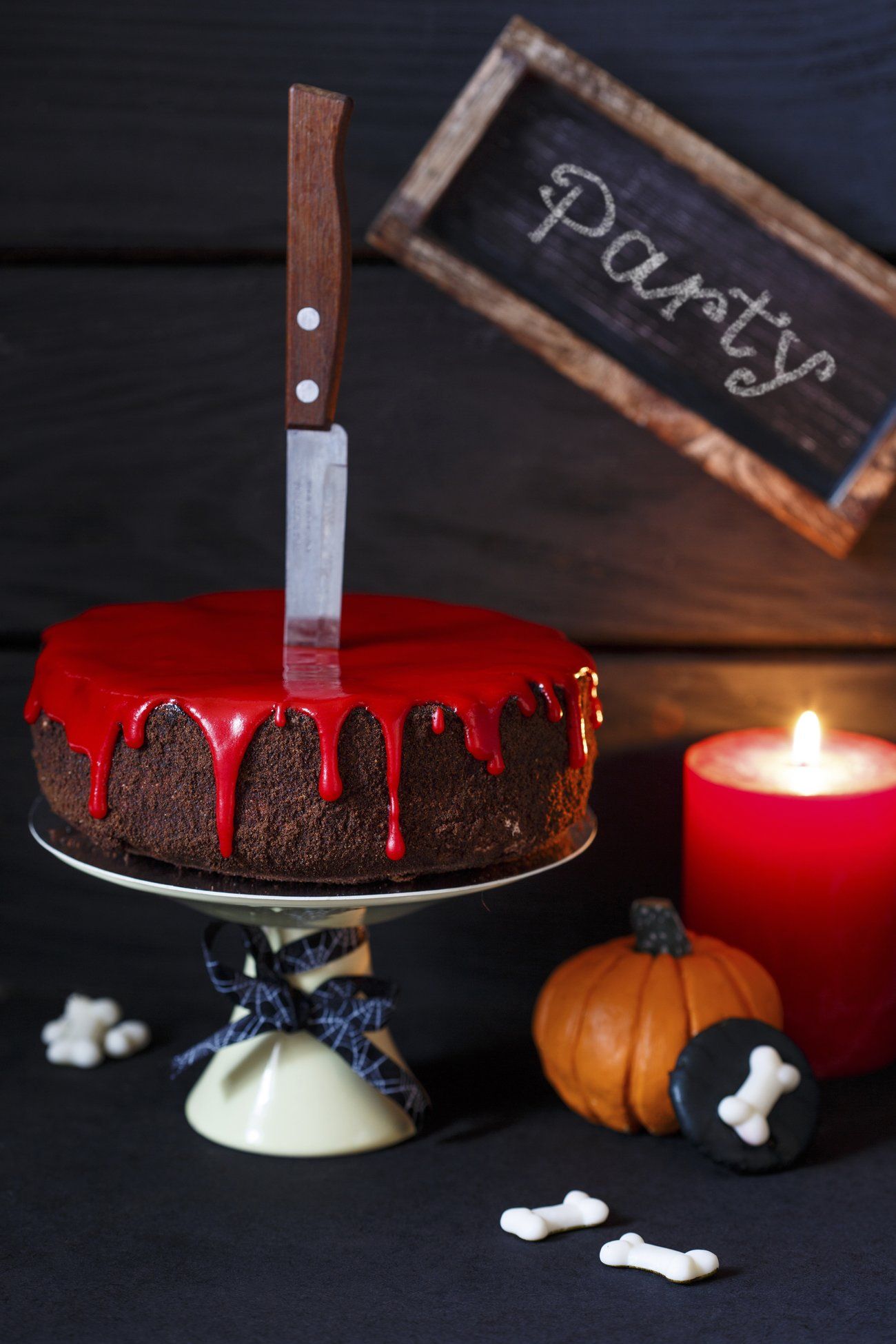 Halloween-Kuchen: Einfaches Rezept mit Glasur & die besten Backformen