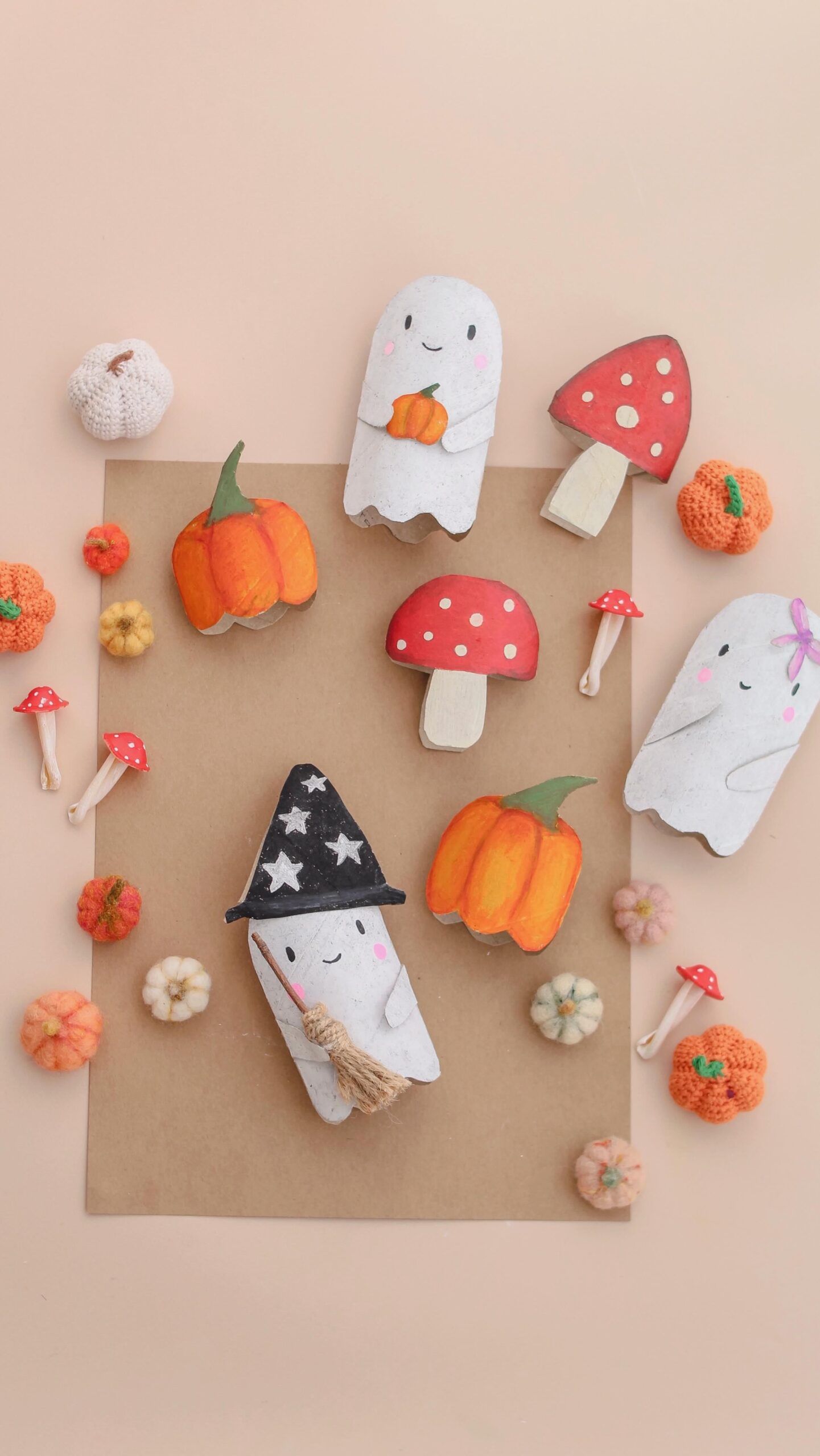 Simple Halloween Crafts – Cardboard Tube Ghosts & Pumpkins