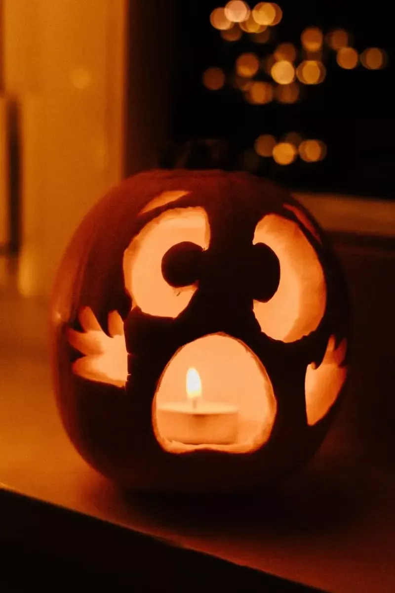 25 Easy & Unique Pumpkin Face Carving Ideas That WOW