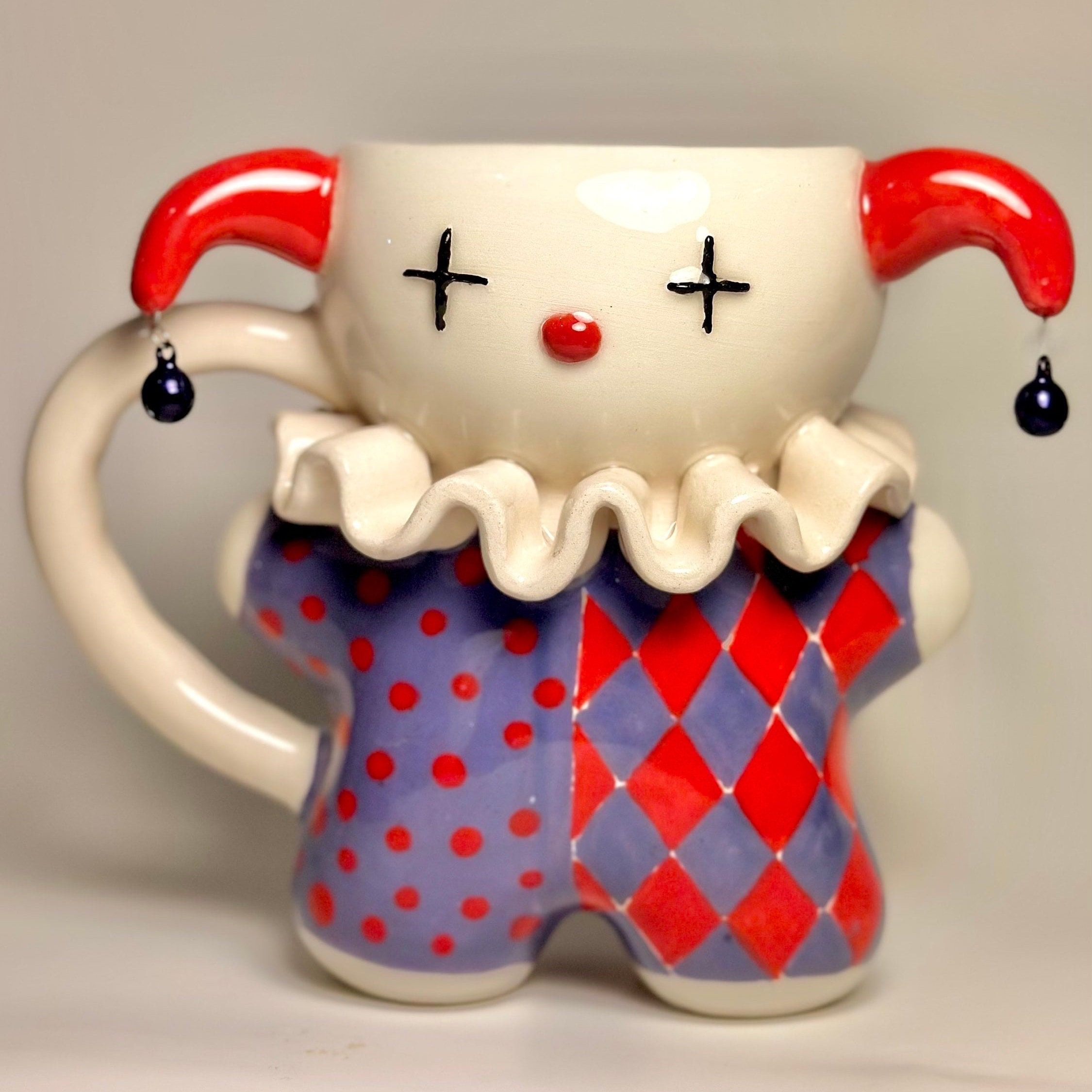 Süßer Clown Becher – Handgemachte Keramik Kaffeetasse, Kawaii Teetasse, Einzigartige Keramik, Weihnachtsgeschenk, anpassbare Tasse
