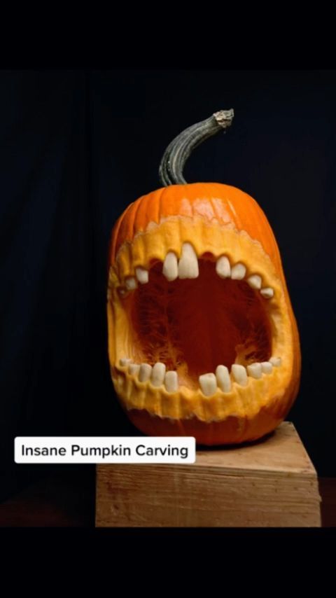 🕷️ Easy Pumpkin Carving Faces: Simple Yet Spooky! 🧡🕸️