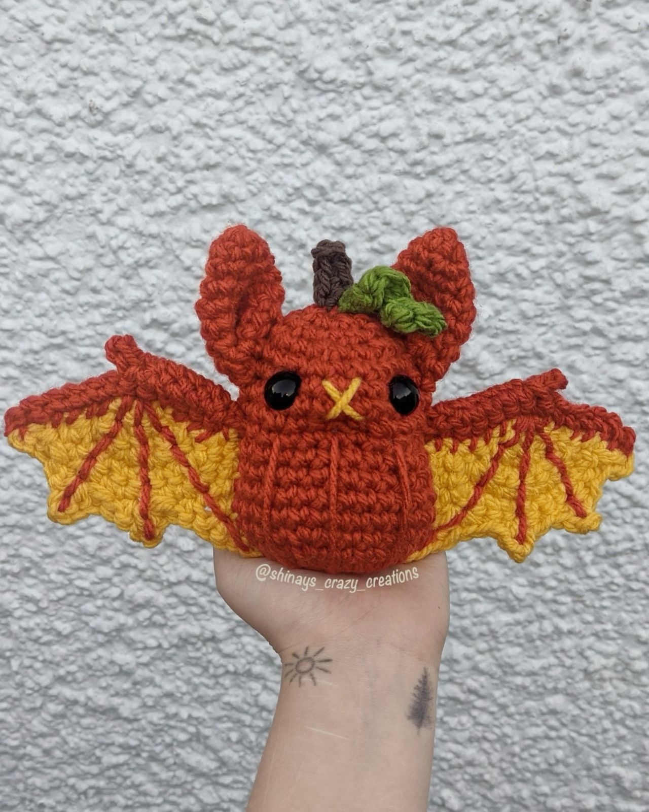 Crochet pumpkin bat 🎃