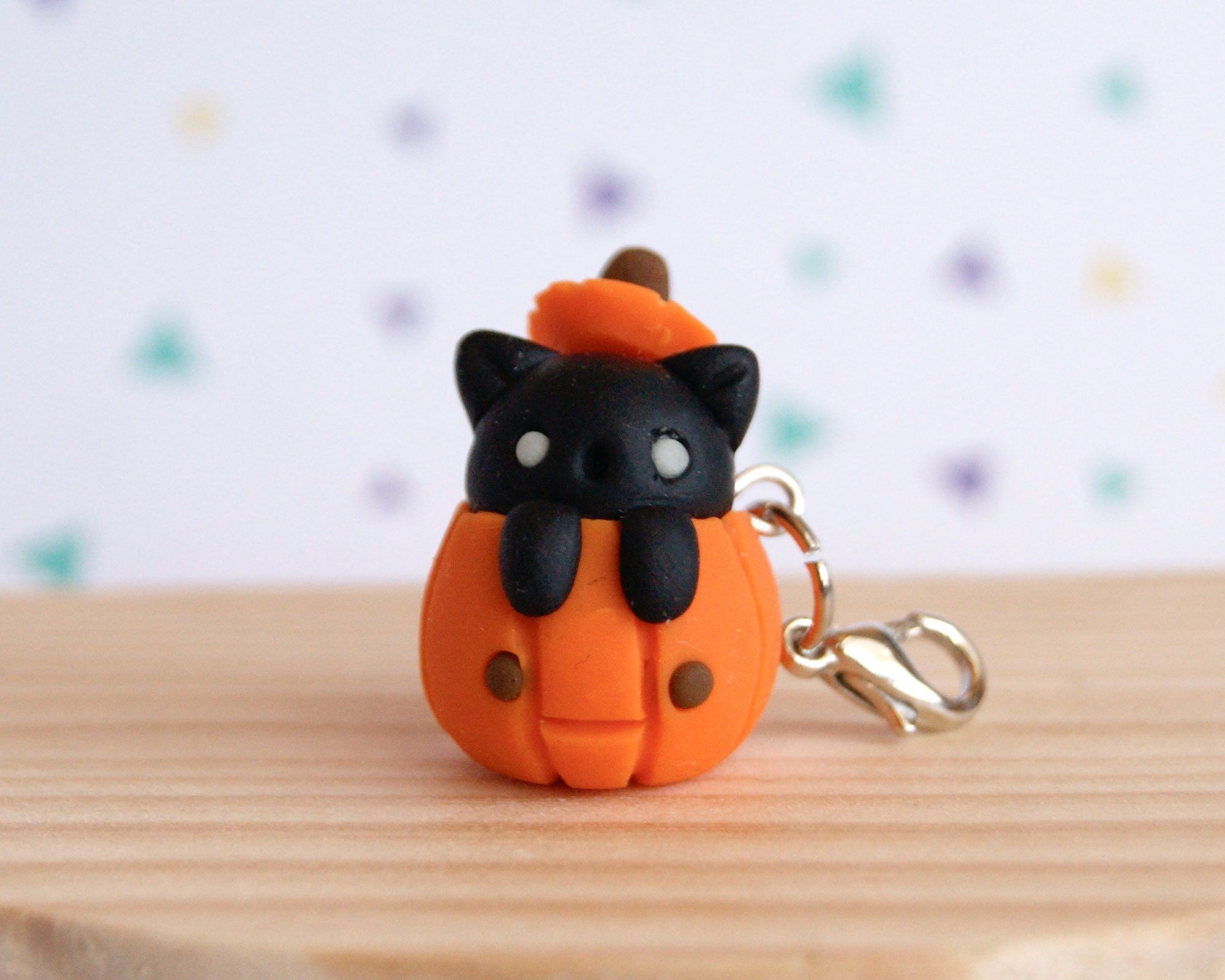 Pumpkin and black cat halloween charm, polymer clay charms kawaii, spooky clay charm, spooky cute charm, halloween accessories, autumn gift